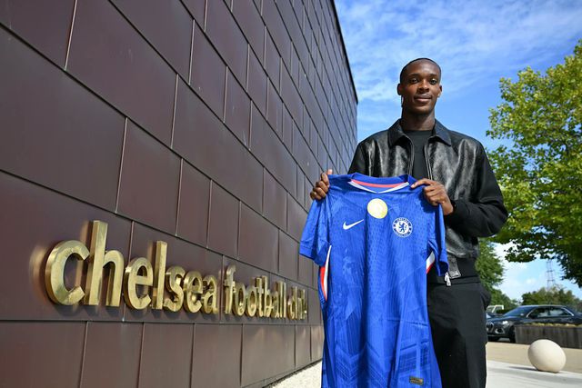Emanuel Emegha assinou pelo Chelsea