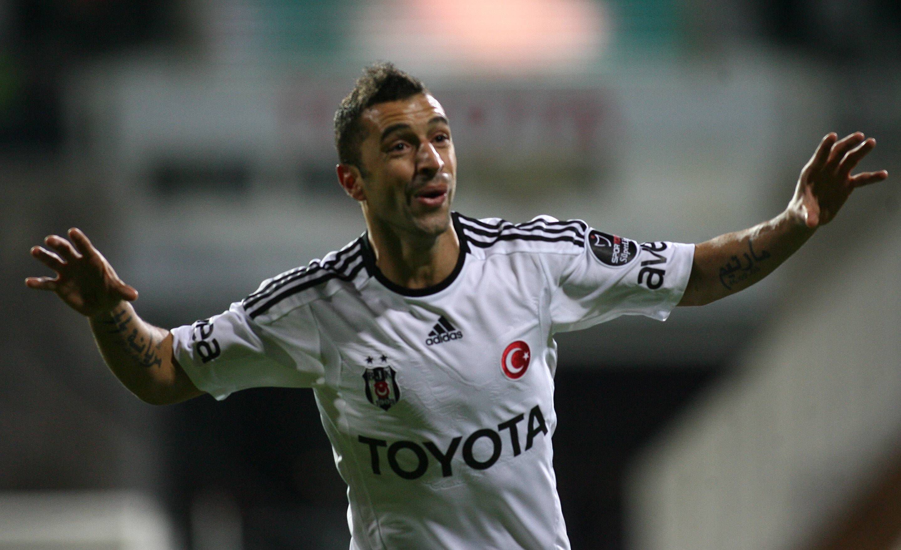 Simão Sabrosa vestiu as cores do Besiktas entre 2010 e 2012