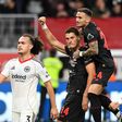 Ex-Benfica brilha e Leverkusen pintado de vermelho sorri no pós-Ten Hag