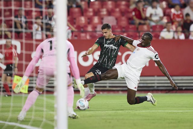 'Lei do ex' voltou com André Silva, mas Elche empata em Sevilha