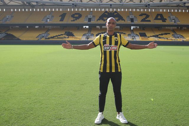 Oficial: João Mário ruma à Grécia