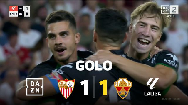 André Silva aplica a 'lei do ex' para os males do Sevilha (vídeo)