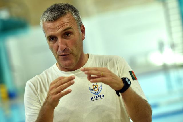 Dispensado do Benfica, Machado muda-se para o Algés e leva nadadores