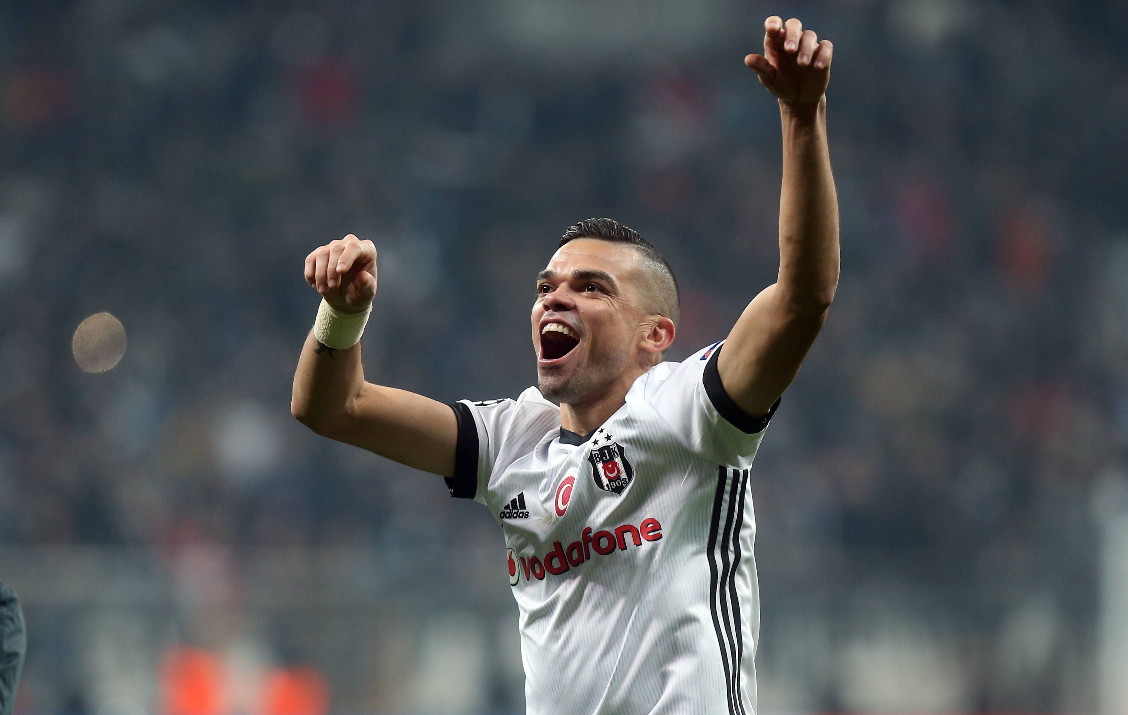 Pepe, depois de 10 épocas no Real Madrid, mudou-se para o Besiktas, onde esteve entre 2017 e 2018, rumando a meio da época 2018/2019 ao FC Porto