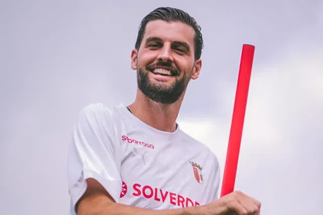 Internacional austríaco luta por um lugar no meio-campo dos guerreiros (Foto: SC Braga)