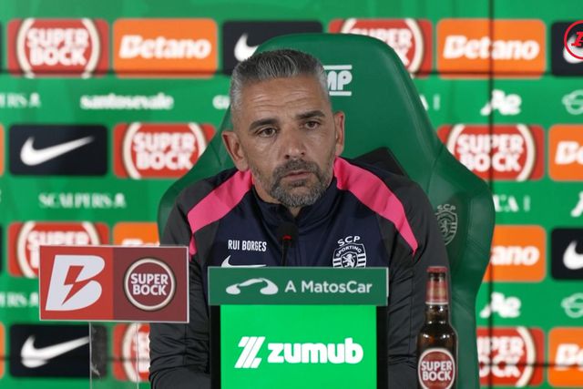 Rui Borges explica decisão de afastar St. Juste da equipa A do Sporting