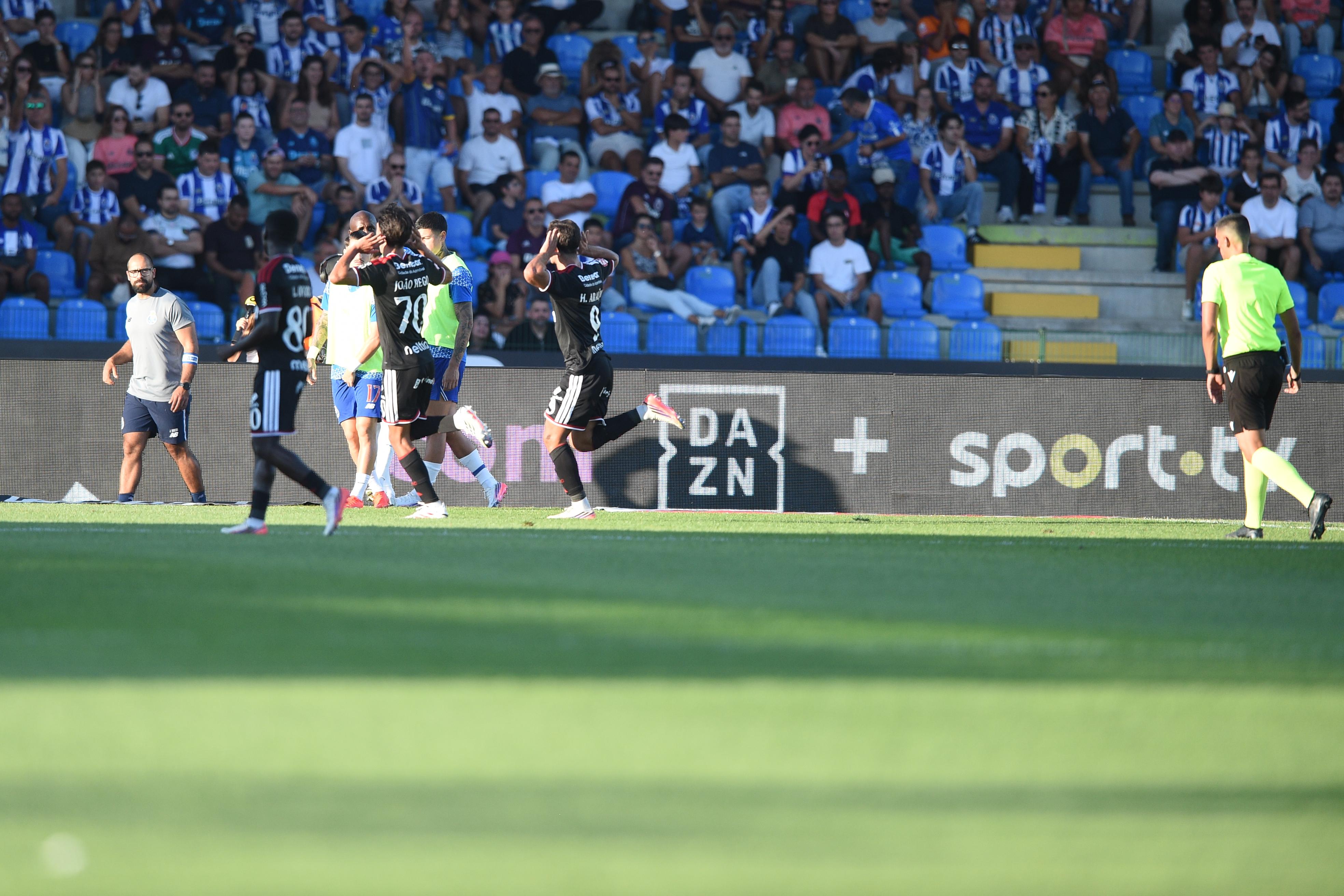 Henrique Araújo deu vantagem ao Casa Pia frente ao FC Porto (foto: Sérgio Miguel Santos)