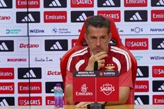 Marco Silva diz que tem várias opções para a lateral-direita