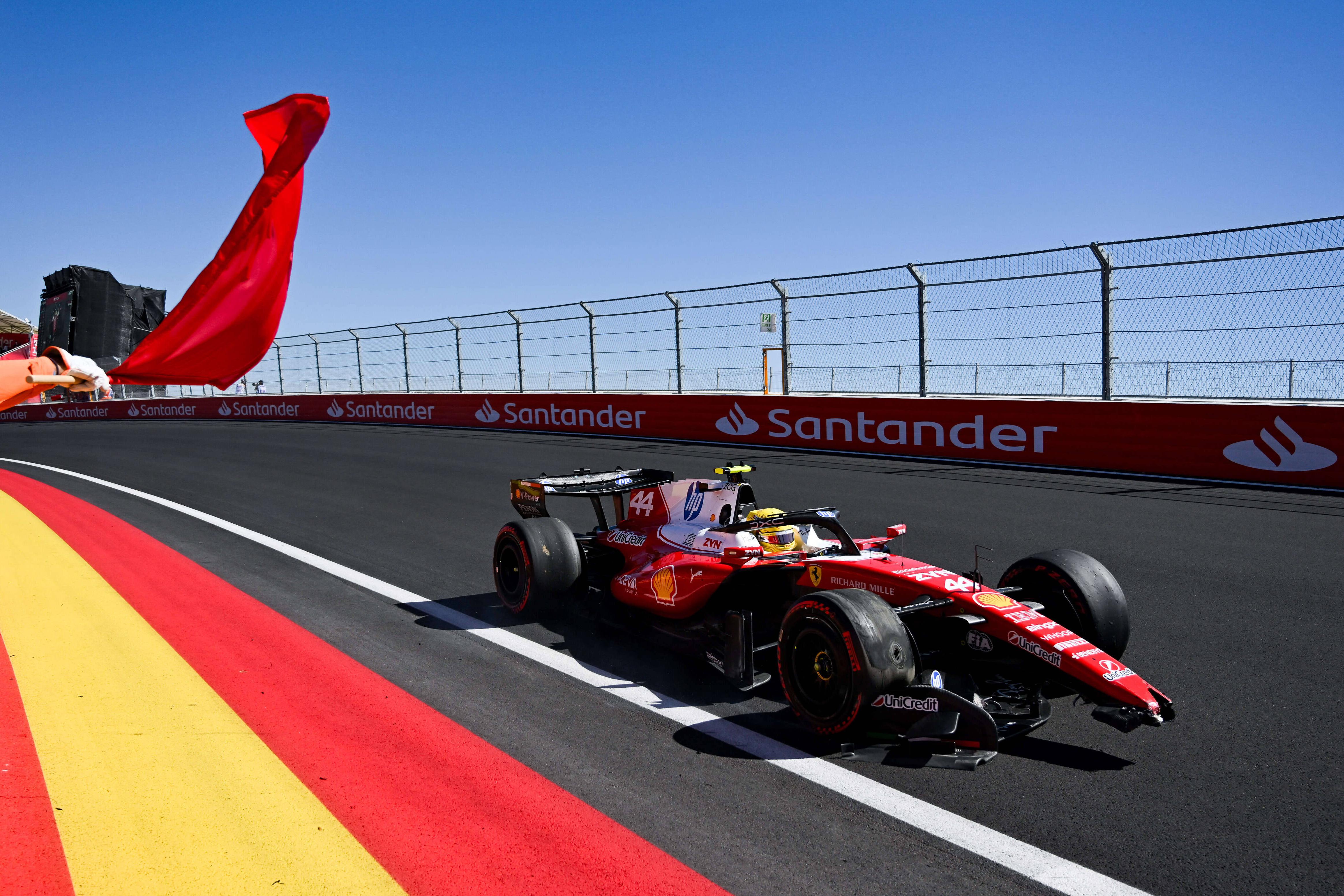 Danos no Ferrari de Lewis Hamilton