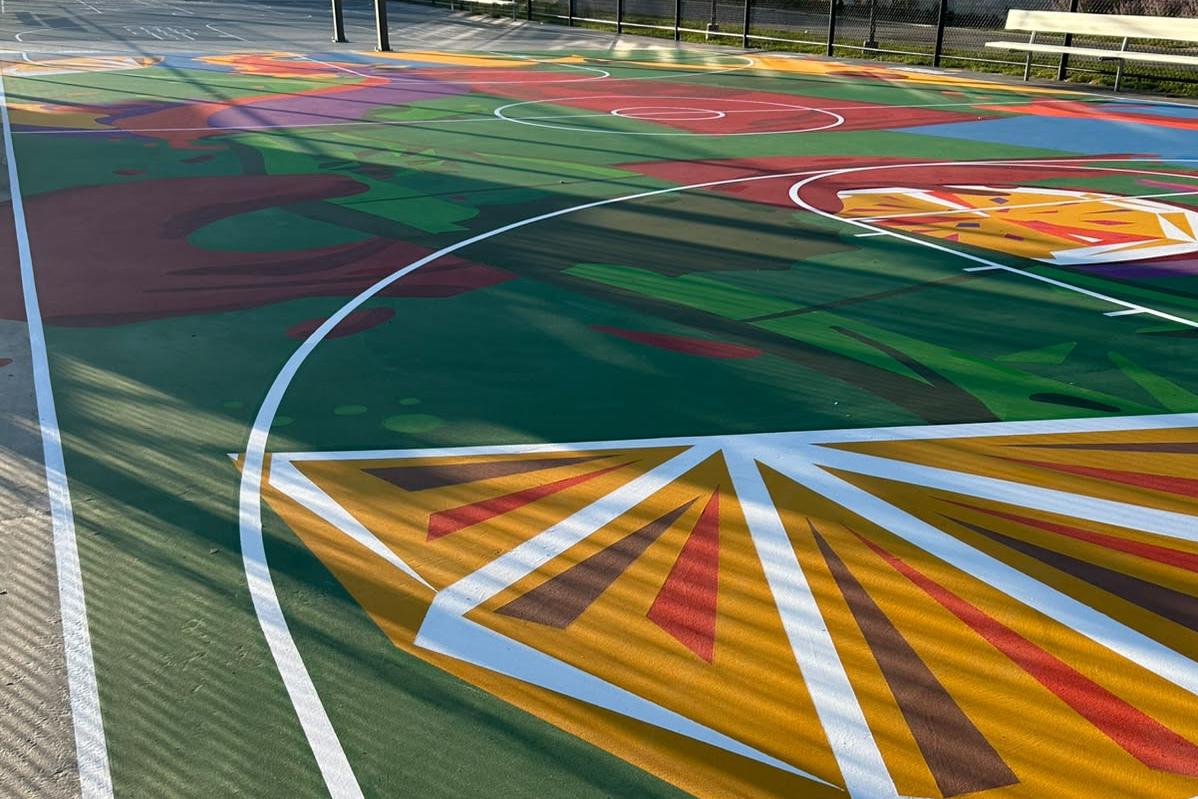 Imagem dos campos na King Open School que passaram a ter a imagem de Portugal e Neemias    Fotografia Hoopers/Project Backboard