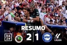 Ex-Famalicão a bisar e português expulso na reviravolta do Racing (resumo)