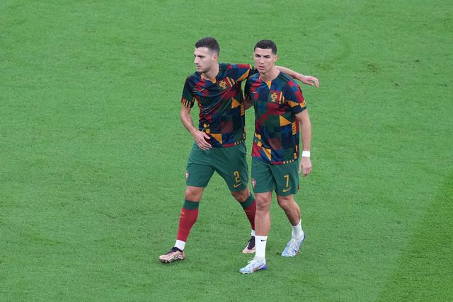 FOTO: Dalot brinca com Ronaldo: «Esta nova geração…»