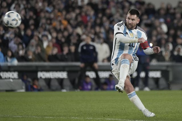 Messi com direito a camarote personalizado para a família no Estádio do River Plate (fotos e vídeo)