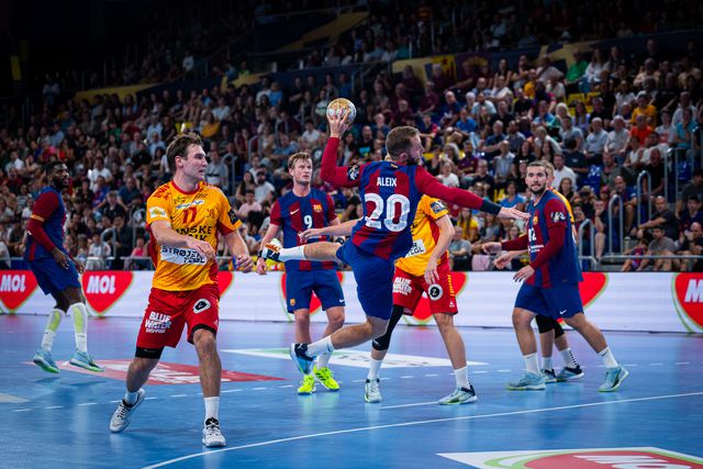 Andebol: Frade marca na vitória que dá liderança ao Barça no grupo do FC Porto