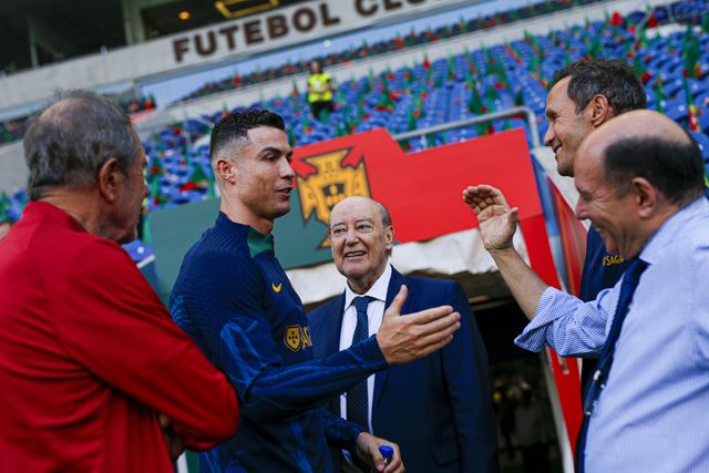 Pinto da Costa, Luís Gonçalves e muitos sorrisos: as fotos do treino da Seleção no Dragão