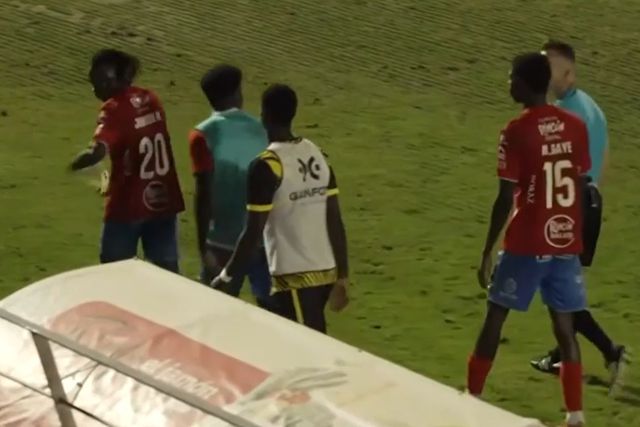 Jogo em Espanha interrompido dois minutos por insultos racistas