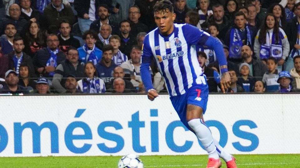 FC Porto: Veron custou €10,2 milhões, mas não dá retorno desportivo