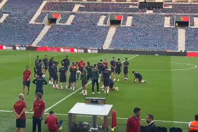 Treino da Seleção Nacional no Estádio do Dragão começou com palestra