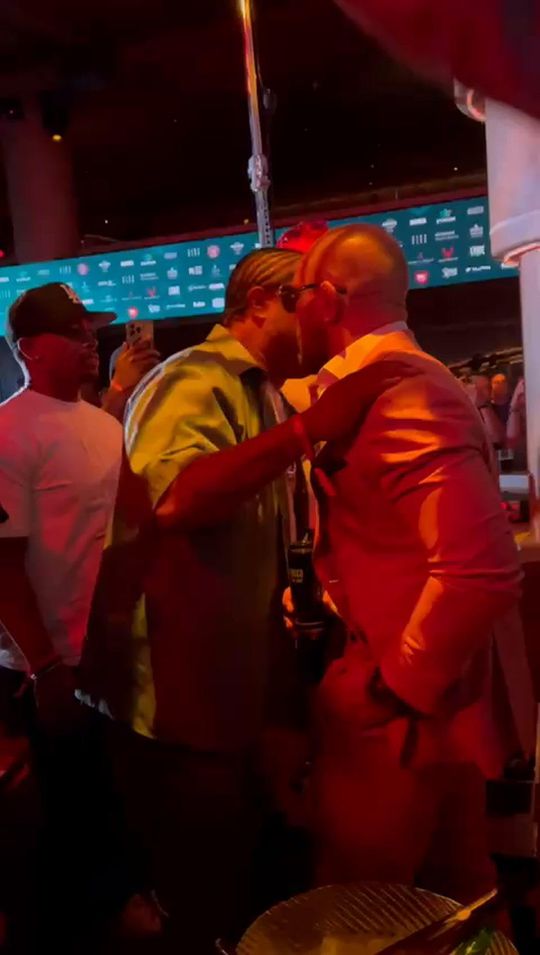 McGregor é o rei também fora do ringue