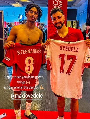 Bruno Fernandes trocou de camisola com Maxi Oyedele