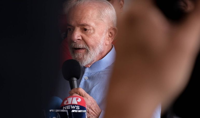 Presidente do Brasil avisa: «Nem todos podem ser Cristiano Ronaldo, Mbappé ou Messi»