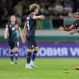 Leandro Barreiro titular no empate do Luxemburgo