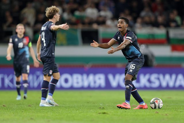 Leandro Barreiro titular no empate do Luxemburgo