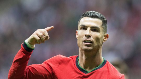 Cristiano Ronaldo destaca triunfo «importante» em Varsóvia