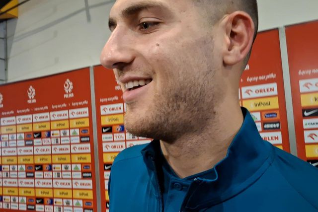 «Merece, jogou bem»: Ronaldo 'mete-se' com Dalot