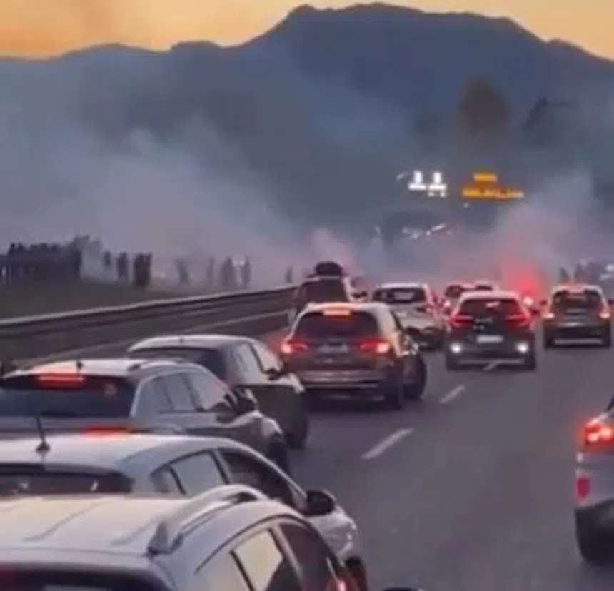Itália em guerra! Ultras bloqueiam autoestrada