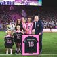 Jordi Alba ao lado da sua família durante a homenagem do Inter Miami no relvado - Foto: Inter Miami