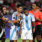 Tensão durante o jogo entre o México e a Argentina no Mundial sub-20