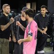 Otamendi cumprimenta Messi em Miami - Foto: X/MLS