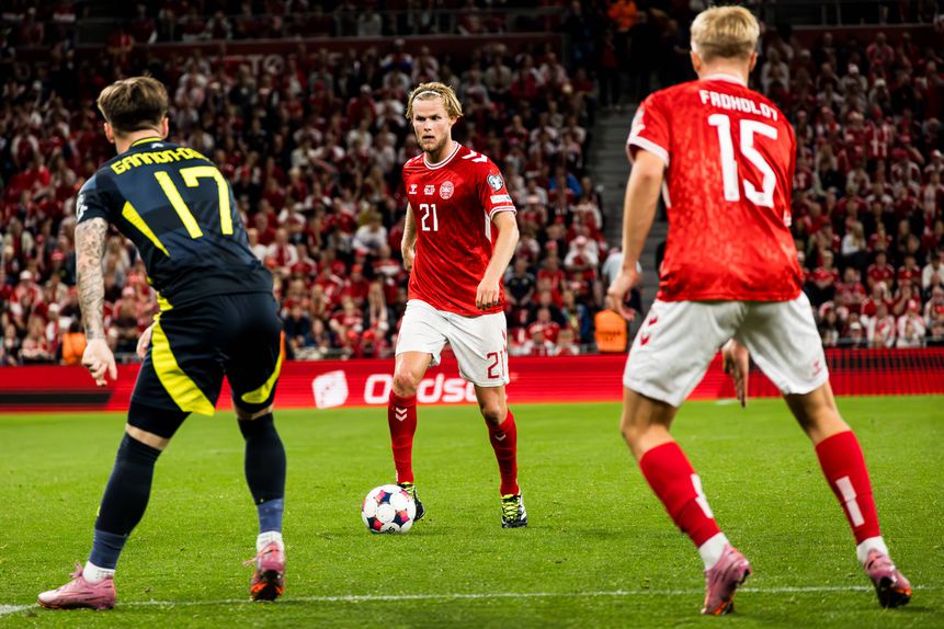 Hjulmand e Froholdt fizeram dupla no meio-campo da Dinamarca frente à Escócia