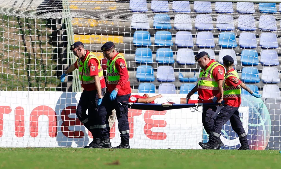 Choque no relvado! Nycole KO no Benfica