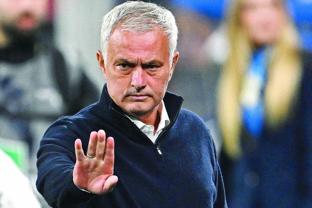 José Mourinho sente que não teve tempo para vincar impressão digital na equipa — Foto: Kapta+