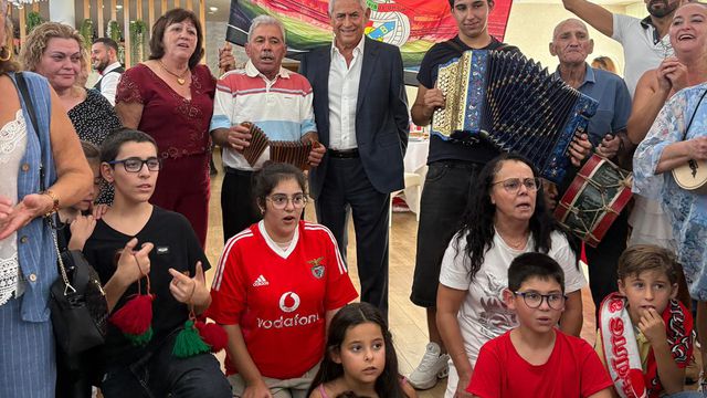 Fogo de artifício, bombos de confetis: Vieira recebido em grande em Paredes