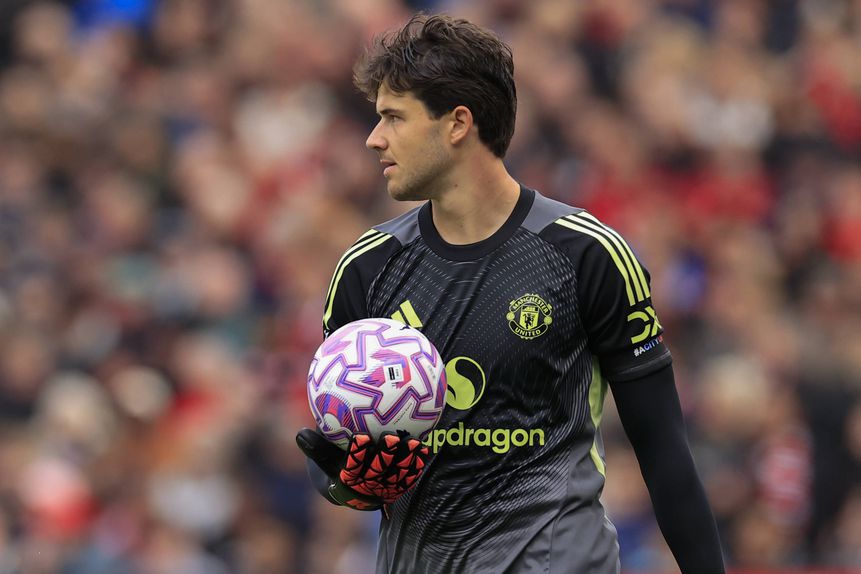 Senne Lammens, novo guarda-redes do Manchester United, de Ruben Amorim