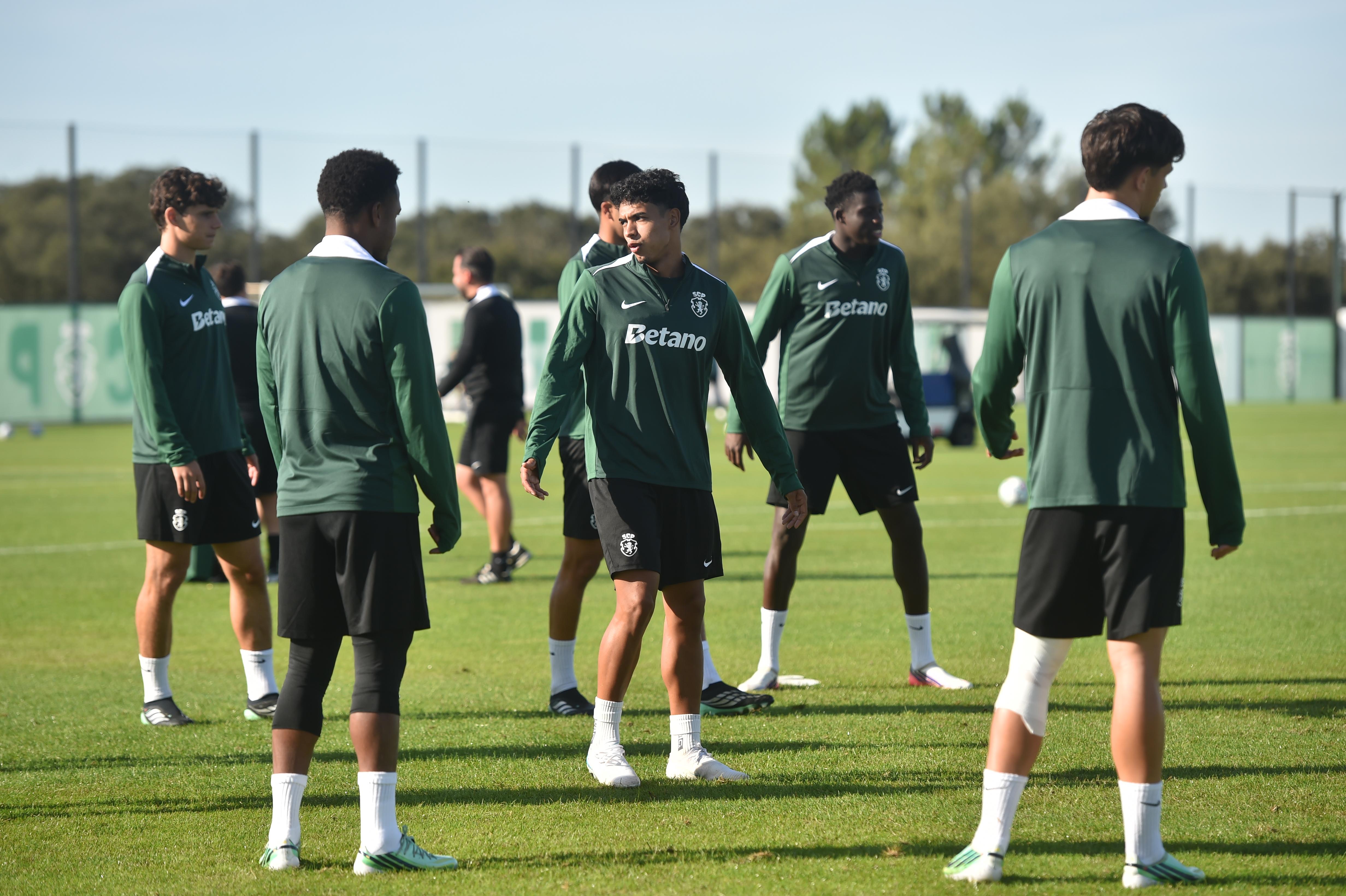 Treino do Sporting antes do Lens  - foto: Miguel Nunes