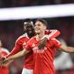 Sudakov e Lukebakio, respetivamente médio ofensivo e extremo do Benfica - Foto: Sérgio Miguel Santos