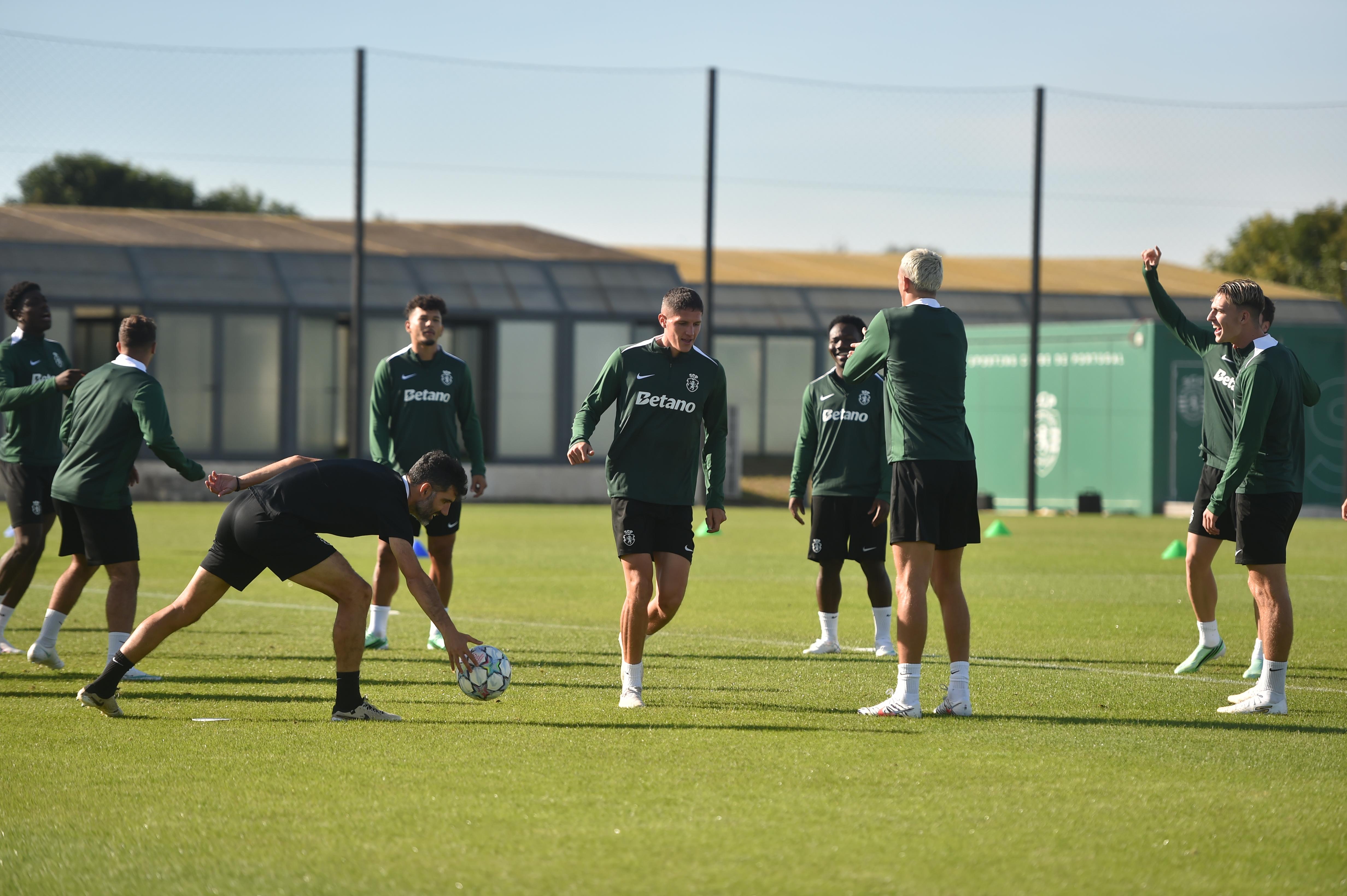 Treino do Sporting antes do Lens  - foto: Miguel Nunes