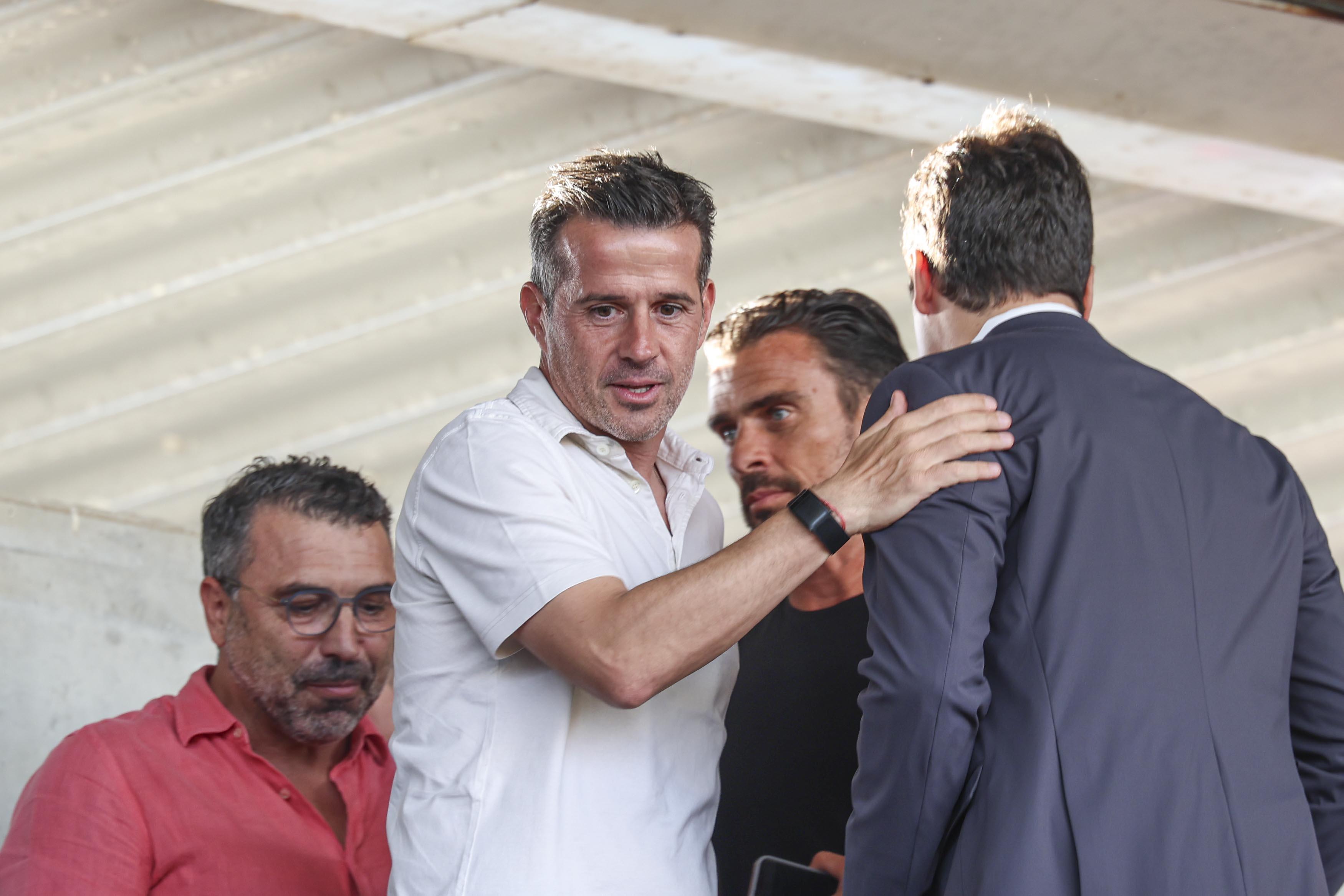 Marco Silva prepara-se para assistir ao jogo