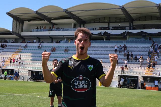 Rodrigo Cascavel brilhou na cedência à Académica, na temporada passada, e agora é indiscutível no Tondela — Foto: Tondela