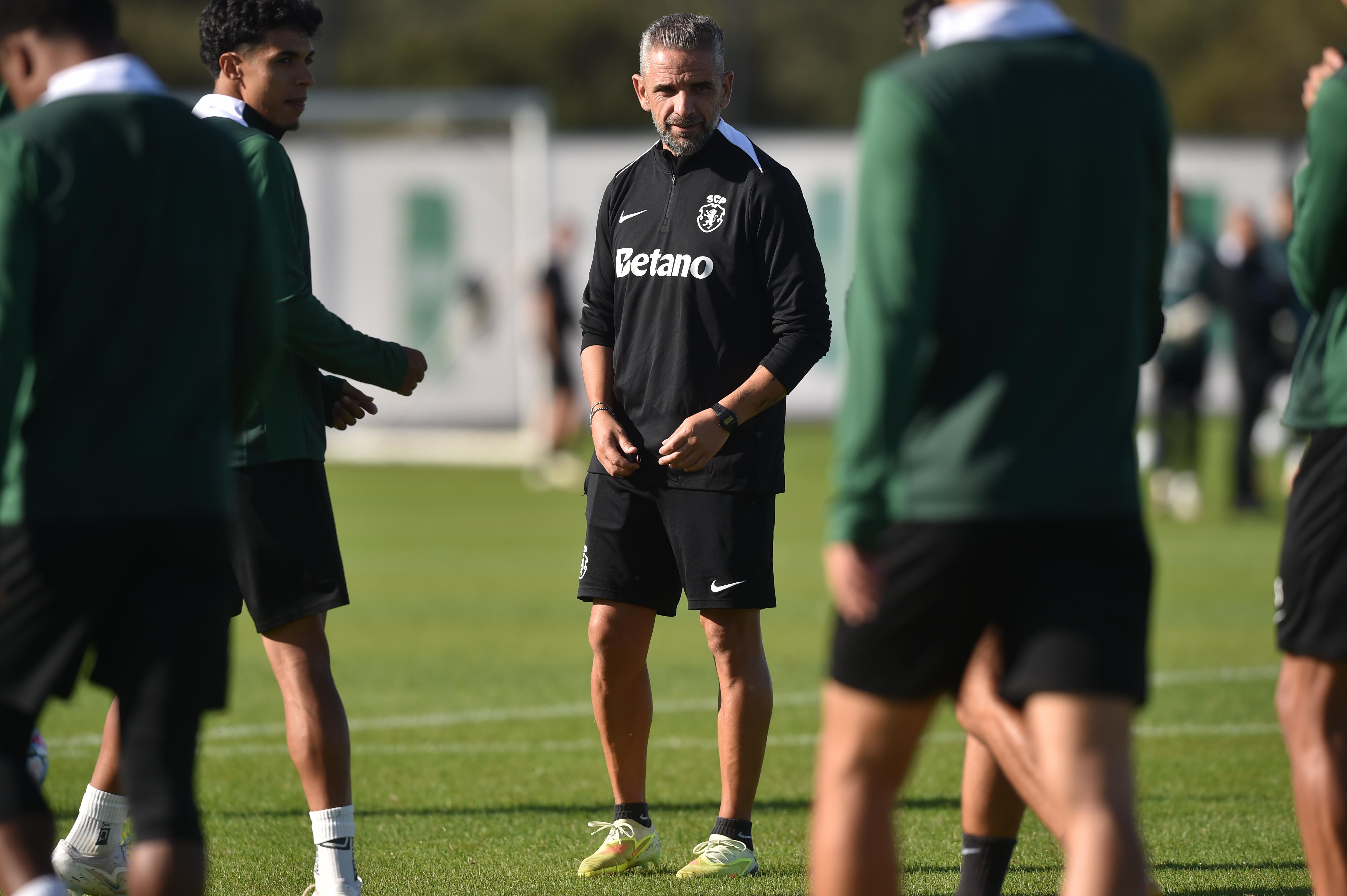 Treino do Sporting antes do Lens - Rui Borges  - foto: Miguel Nunes