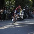 Giulio Ciccone durante a revente Volta à Lombardia
