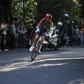 Giulio Ciccone durante a revente Volta à Lombardia