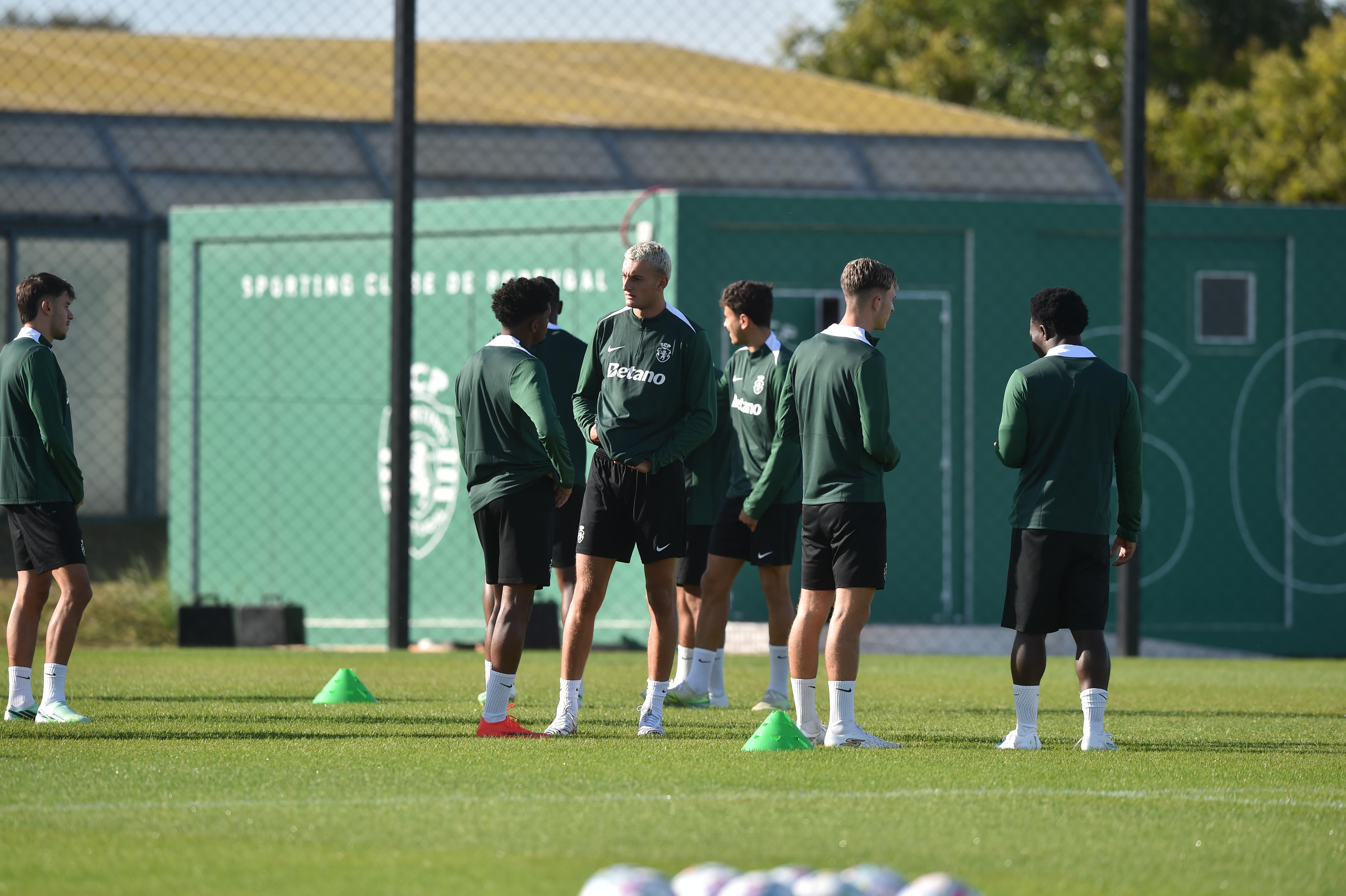Treino do Sporting antes do Lens  - foto: Miguel Nunes