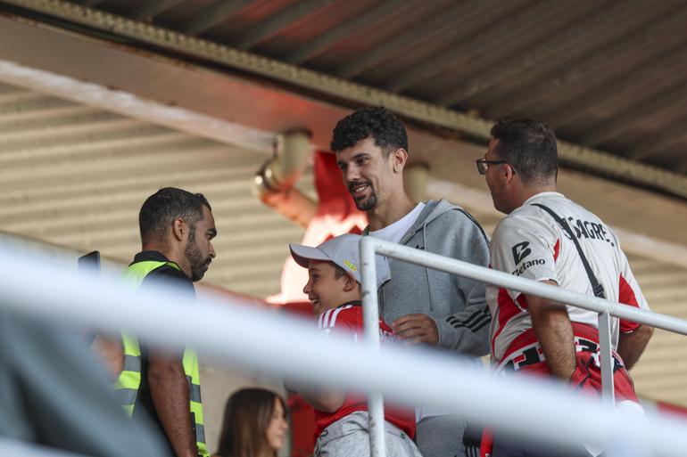 Tomás Araújo sorridente