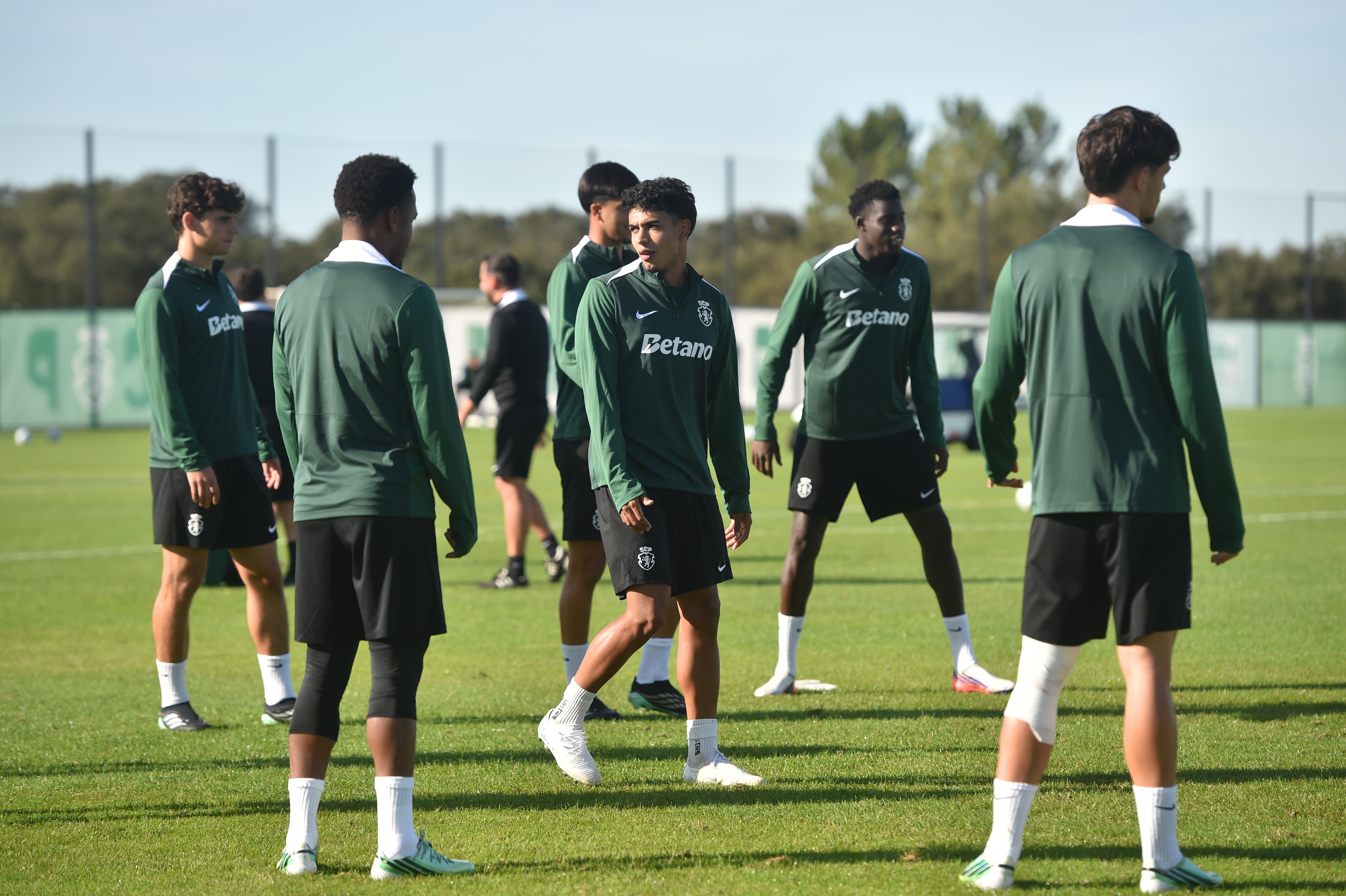 Treino do Sporting antes do Lens  - foto: Miguel Nunes