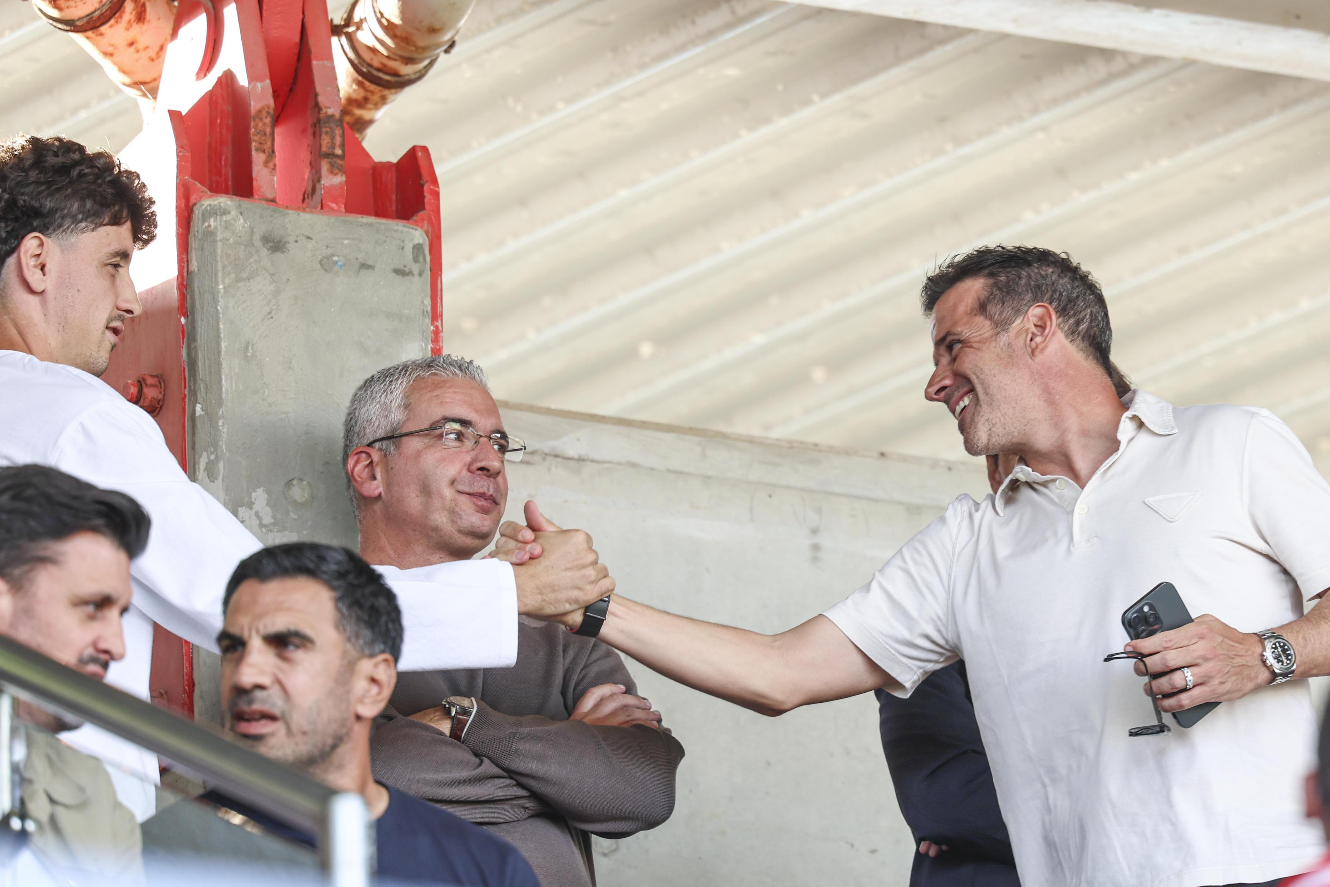 Manu Silva e Marco Silva no jogo da equipa B do Benfica contra o Felgueiras, no Seixal — Foto: SL Benfica